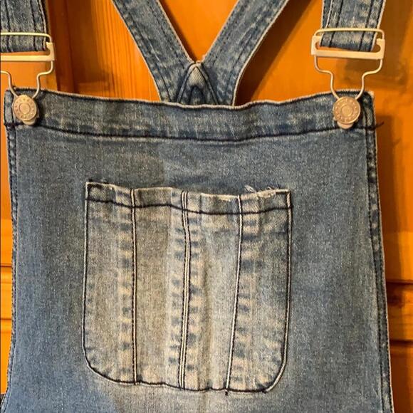 Refuge distressed overall shorts size 10 - Picture 2 of 9